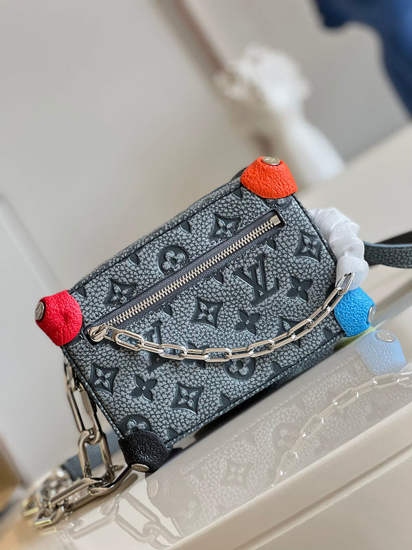 Alice Bags- Louis Vuittons - 16253