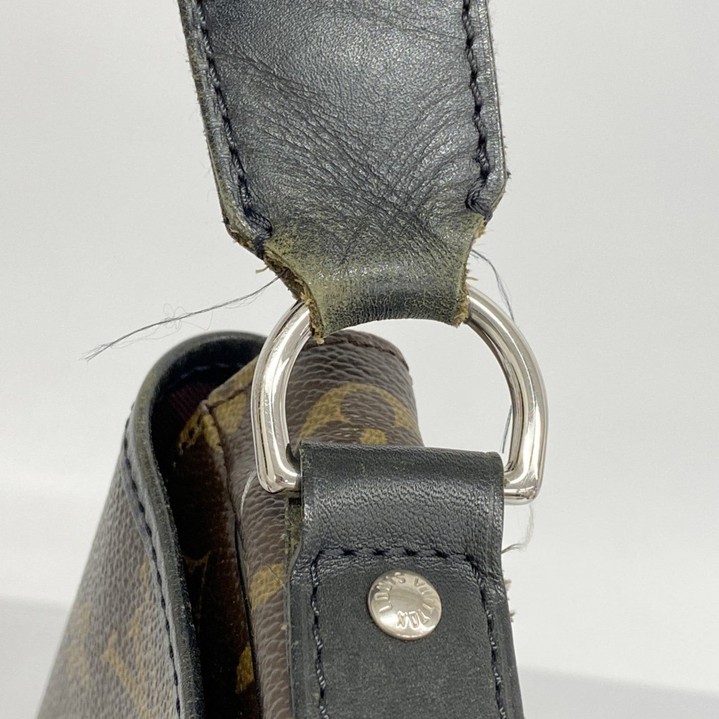 Louis Vuitton Noir Shoulder Bag