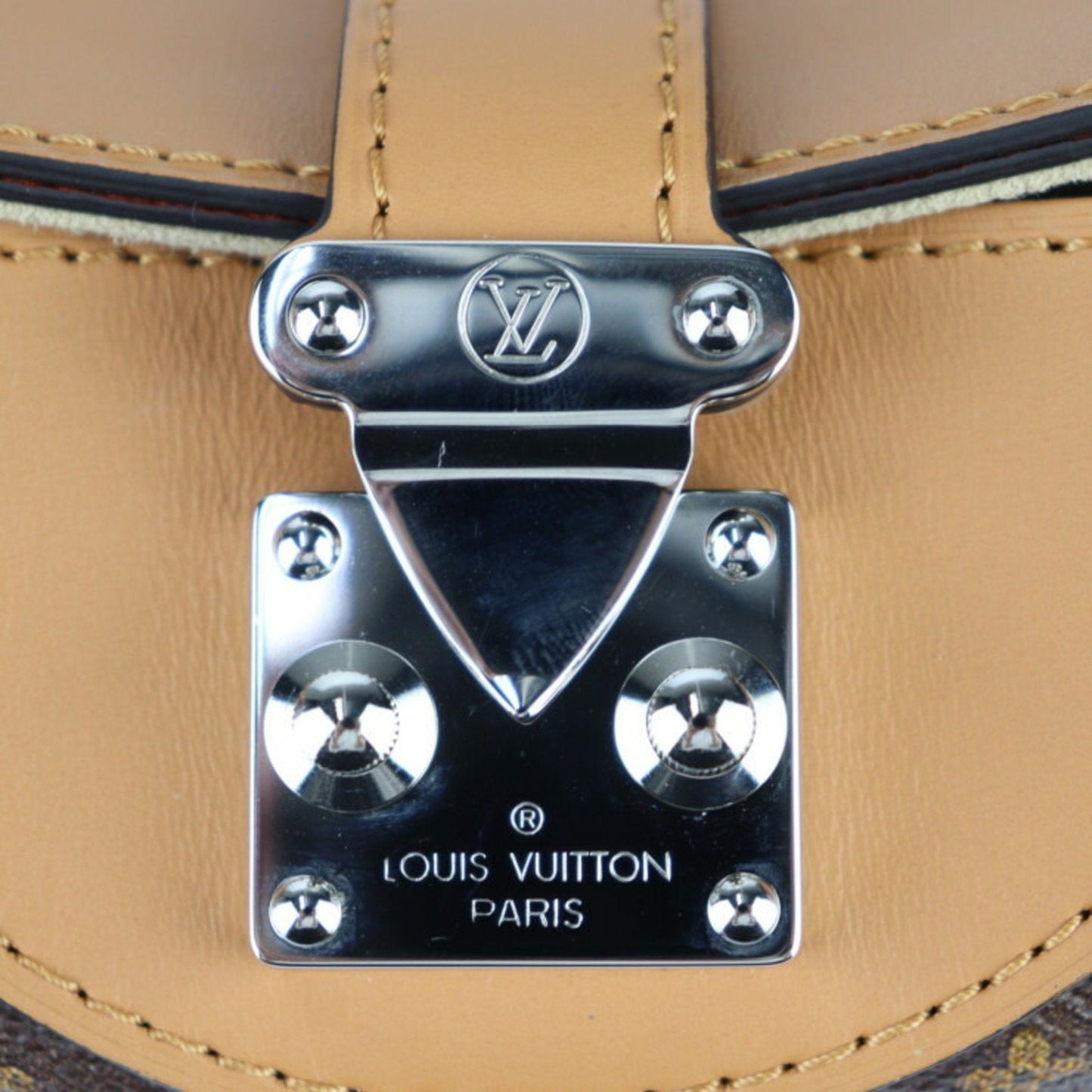 LOUIS VUITTON Duffle Handbag