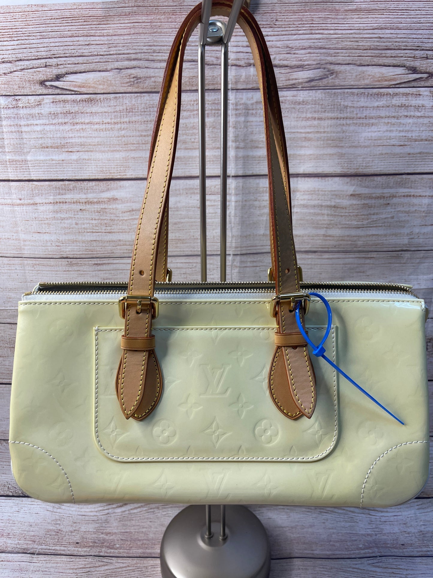 HandBag Luxury Designer Louis Vuitton, Size Medium
