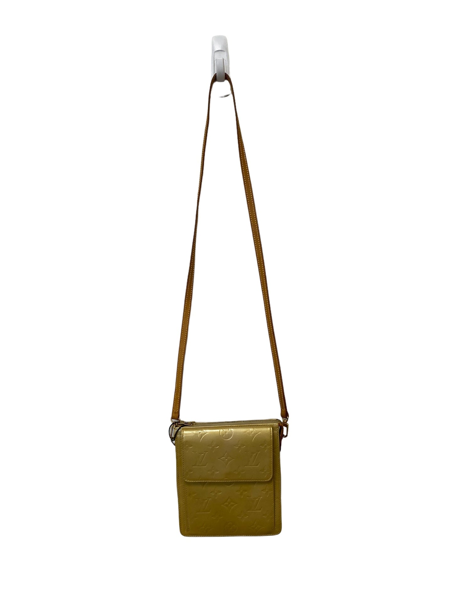 Crossbody Luxury Designer By Louis Vuitton Size: Medium