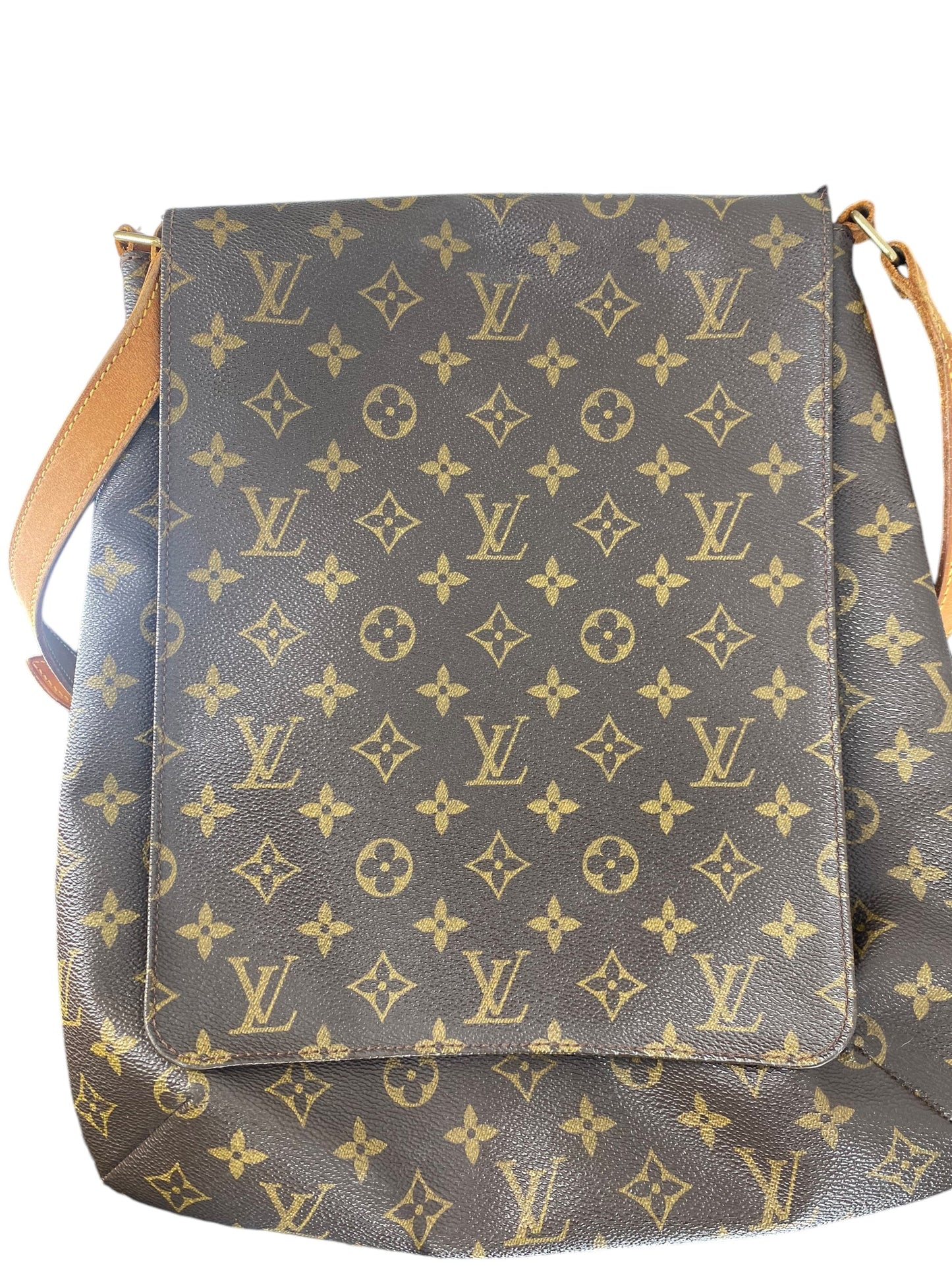 Crossbody Luxury Designer By Louis Vuitton, Size: Medium
