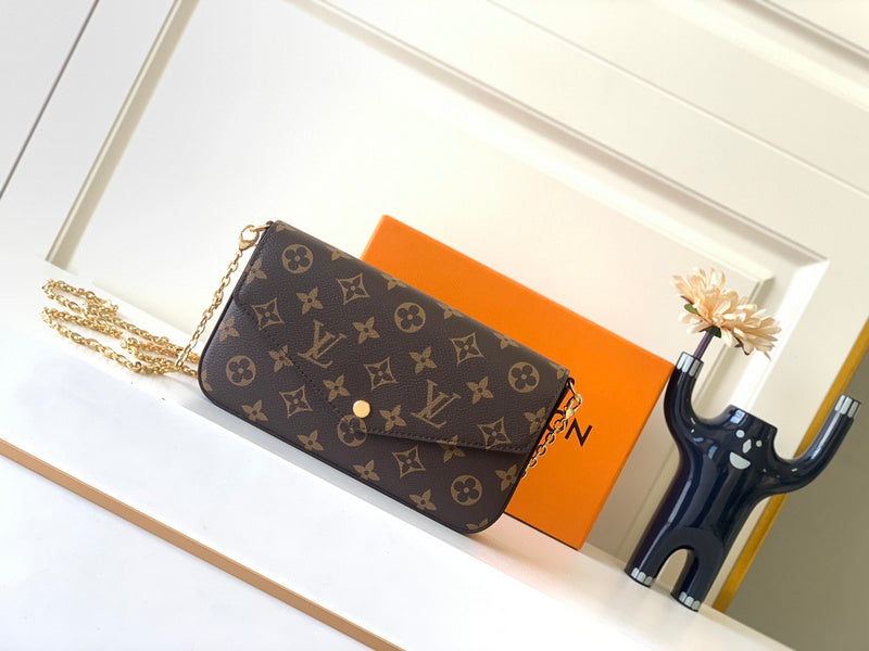 Alice Bags- Louis Vuittons - 16246