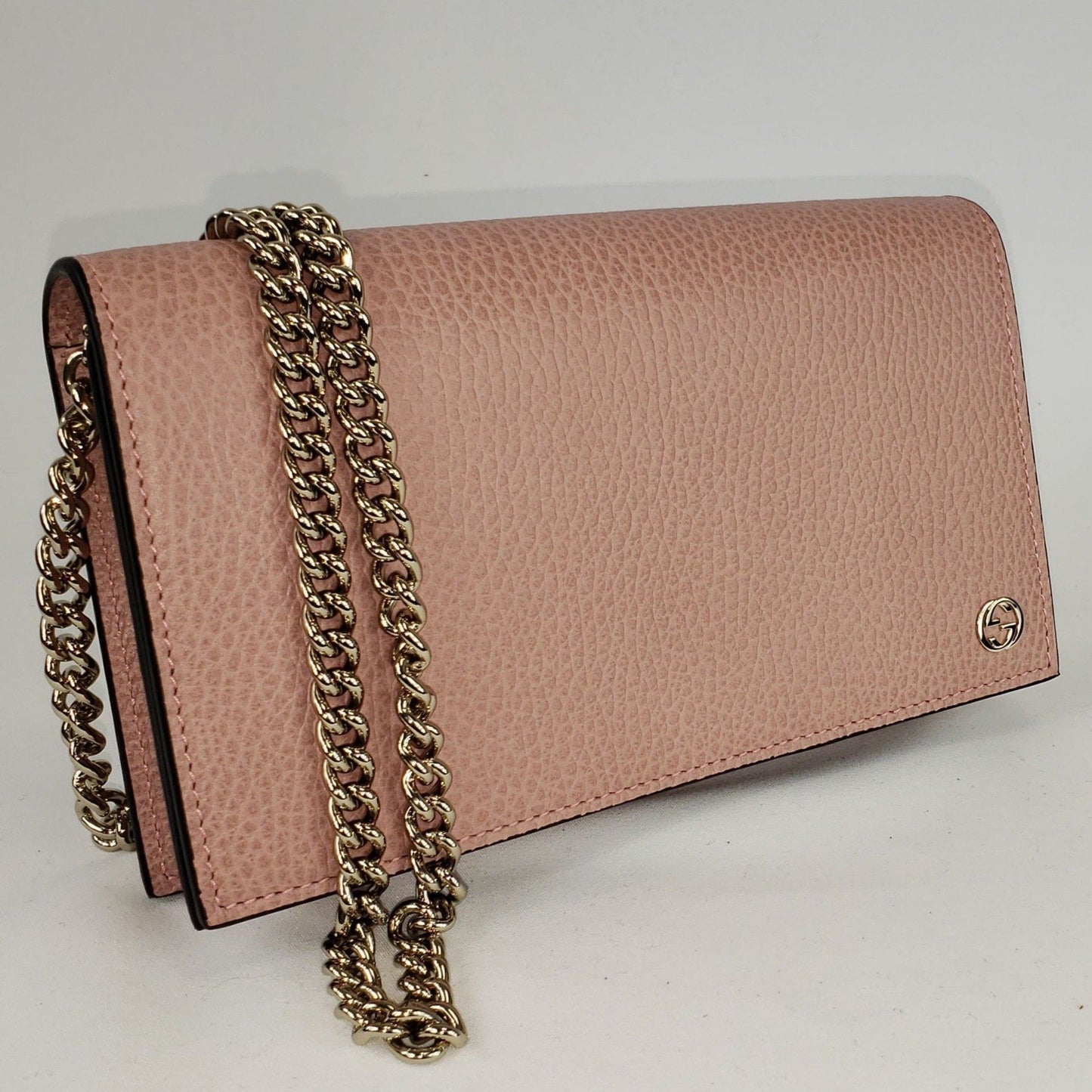 Gucci Crossbody Wallet on a Chain in Pink