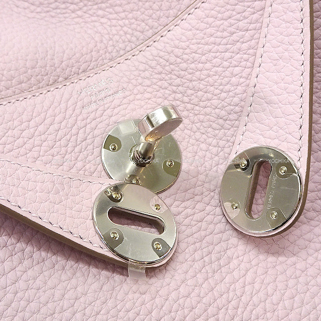 HERMES Shoulder bag Lindy 26 Verso Mauve Pale/Nata Taurillon Clemence Silver HW Stamp
