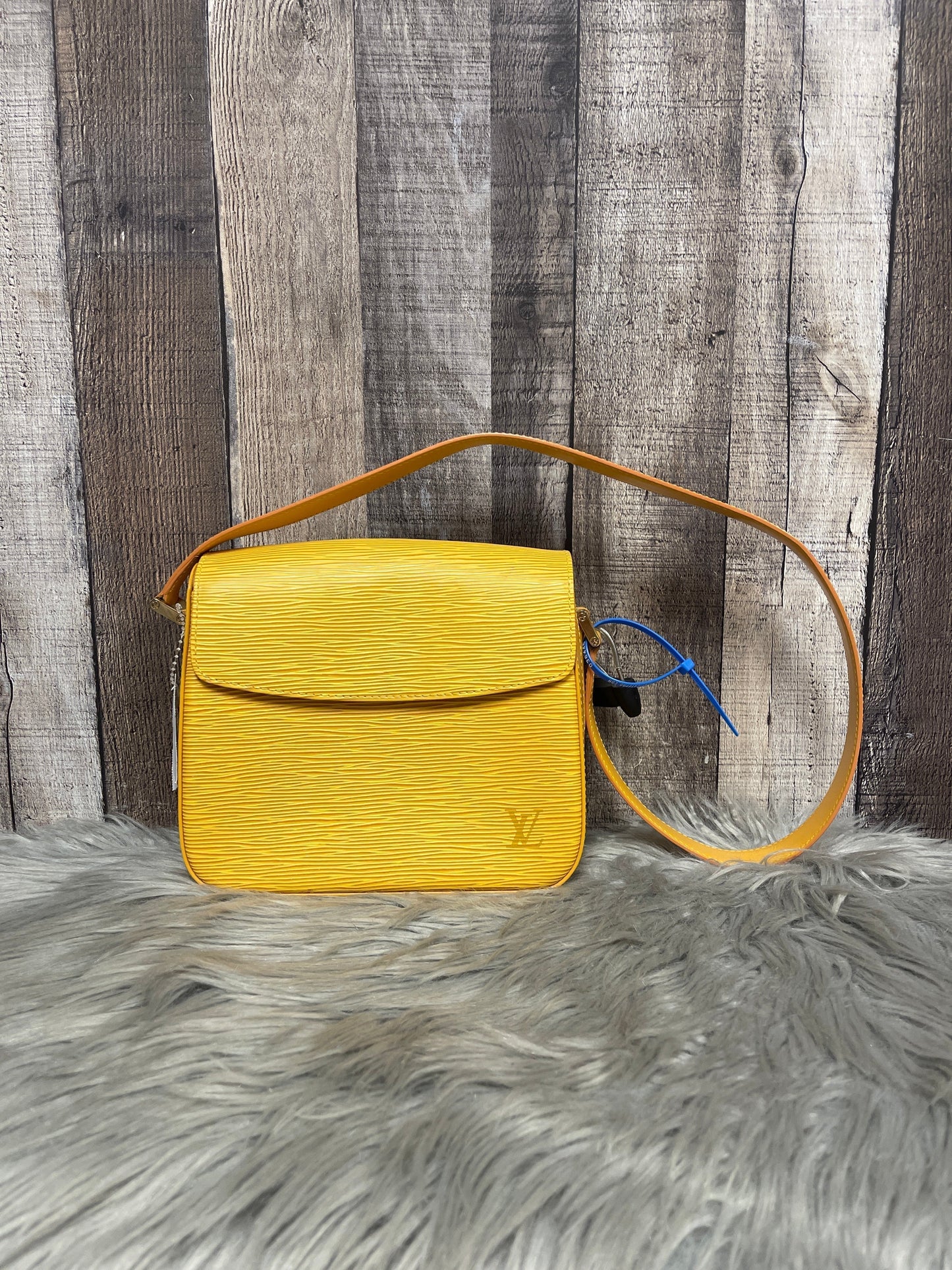 HandBag Luxury Designer By Louis Vuitton, Size: Small