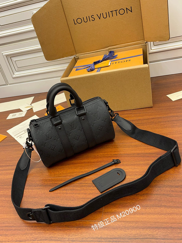 Alice Bags- Louis Vuittons - 16311