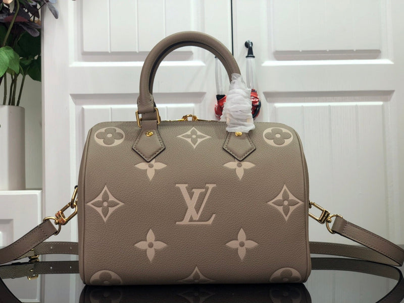 Alice Bags- Louis Vuittons - 16405