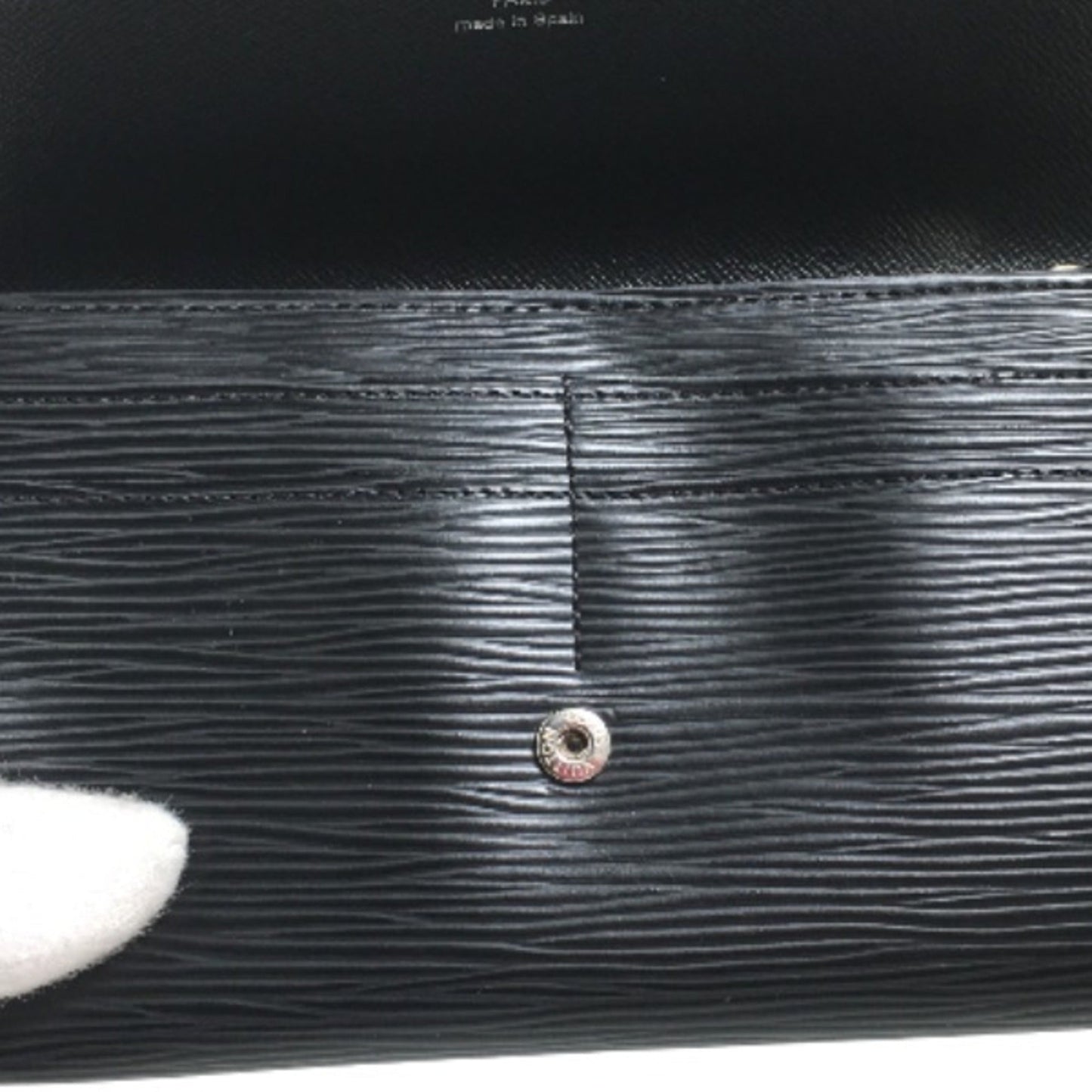 Louis Vuitton Epi Leather Long Wallet (Bi-Fold)