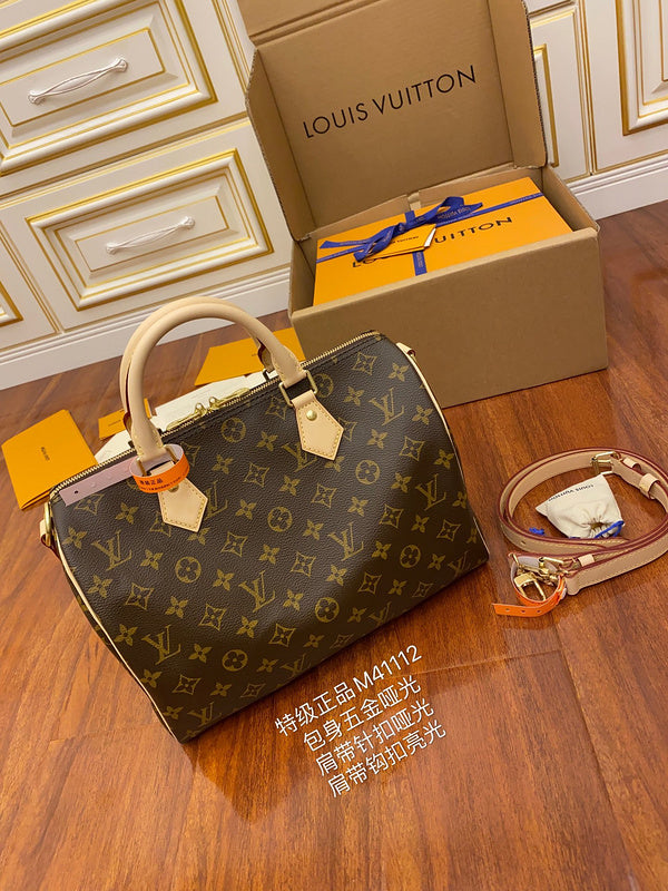 Alice Bags- Louis Vuittons - 16195