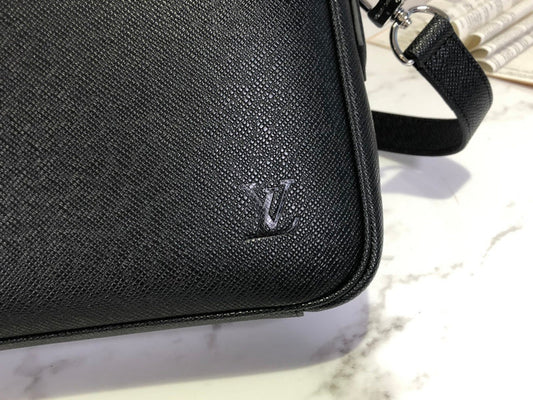 Alice Bags- Louis Vuittons - 16011