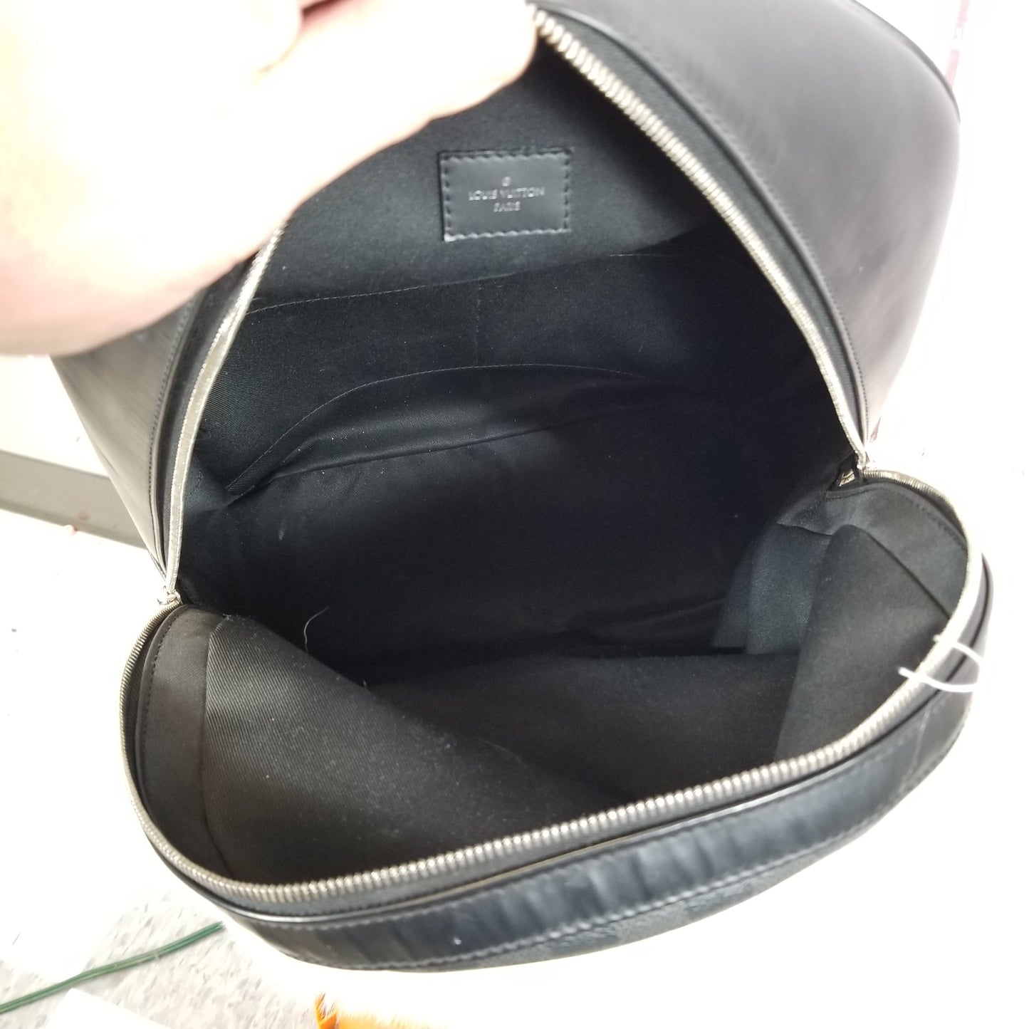 Backpack Designer By Louis Vuitton Size: Large