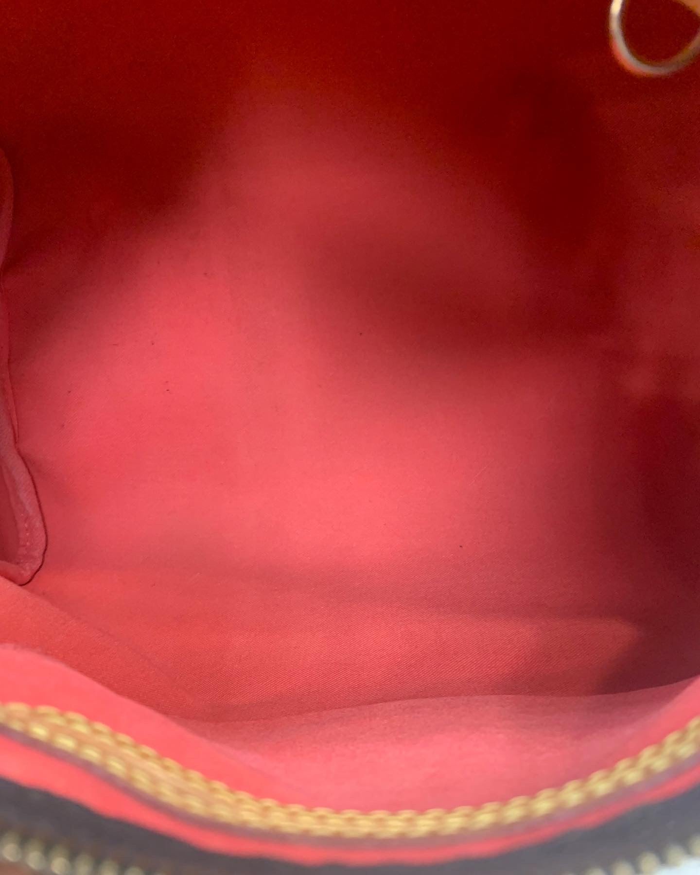 Handbag Designer By Louis Vuitton Size: Large