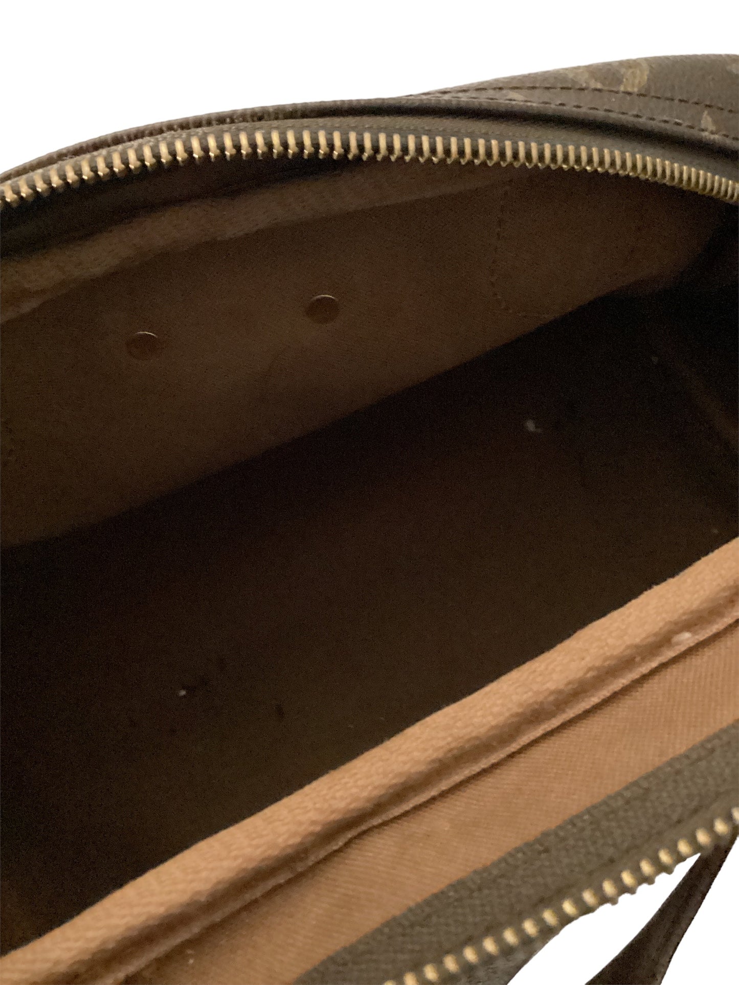Handbag Designer By Louis Vuitton Size: Medium