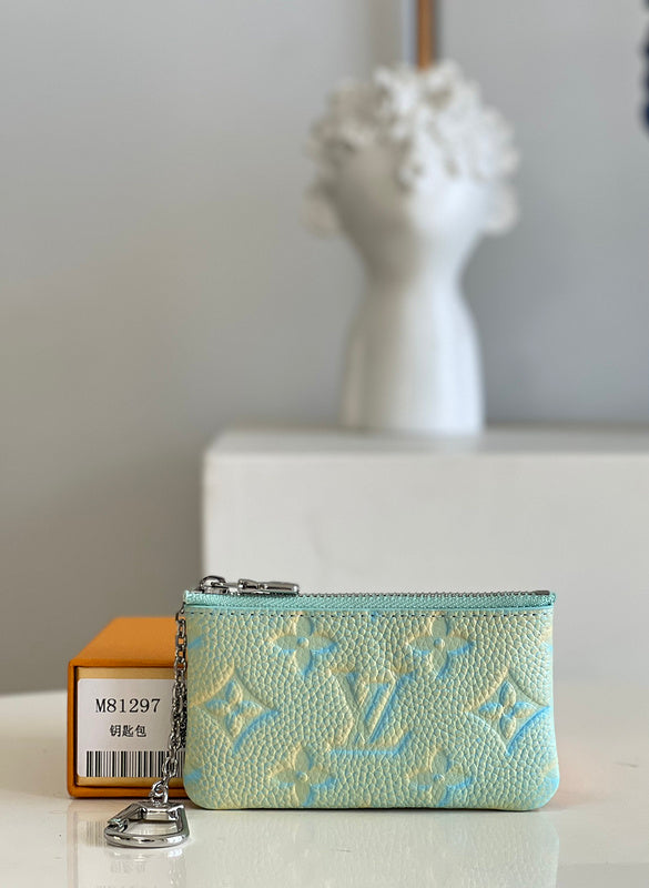 Alice Bags- Louis Vuittons - 16411