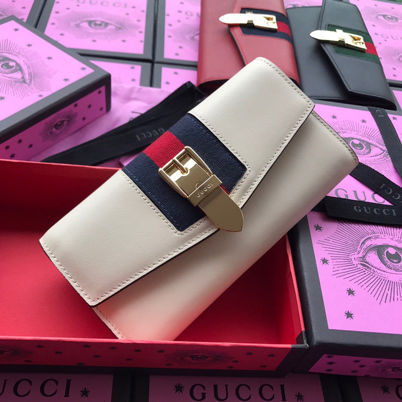 Gucci Luxury Bags 886