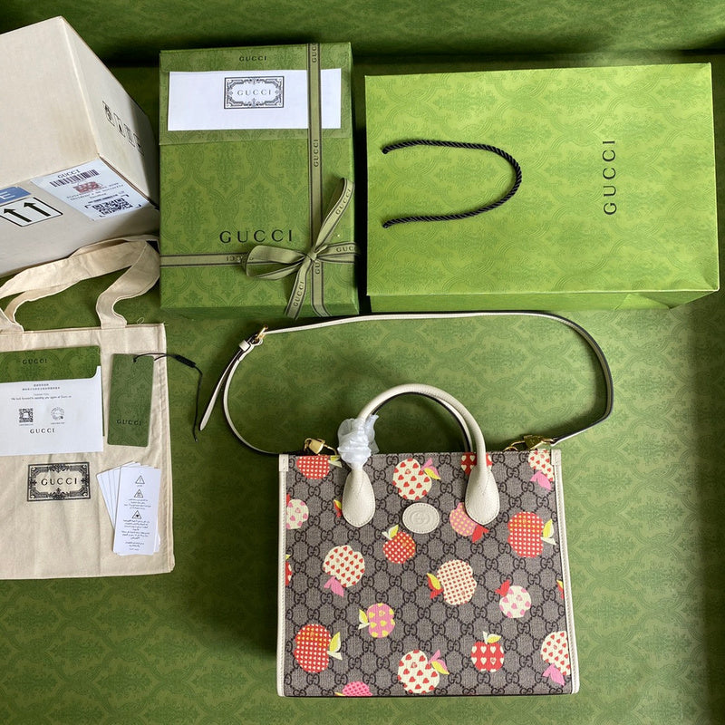 Gucci Luxury Bags 982