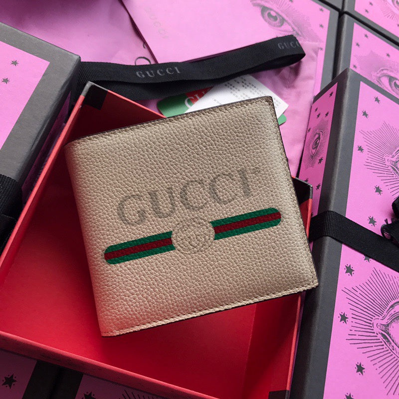 Gucci Luxury Bags 879