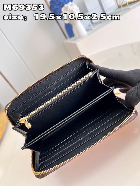 Alice Bags- Louis Vuittons - 15900