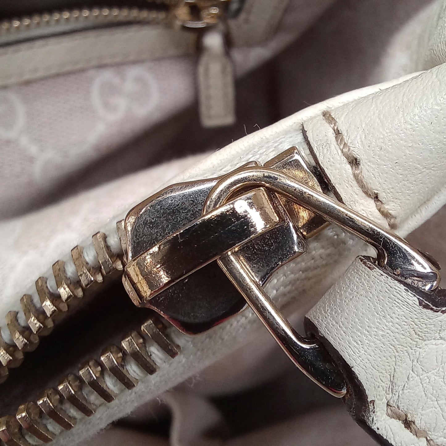 Gucci Bamboo Diana Satchel (SHG-s61KsH)
