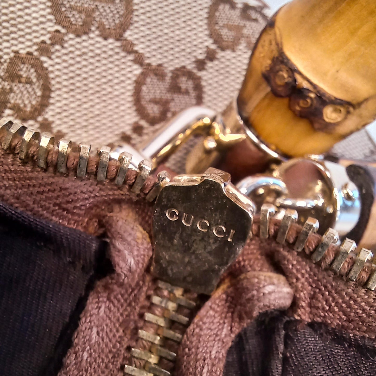 Gucci Bamboo GG Canvas Handbag (SHG-CCTUmU)