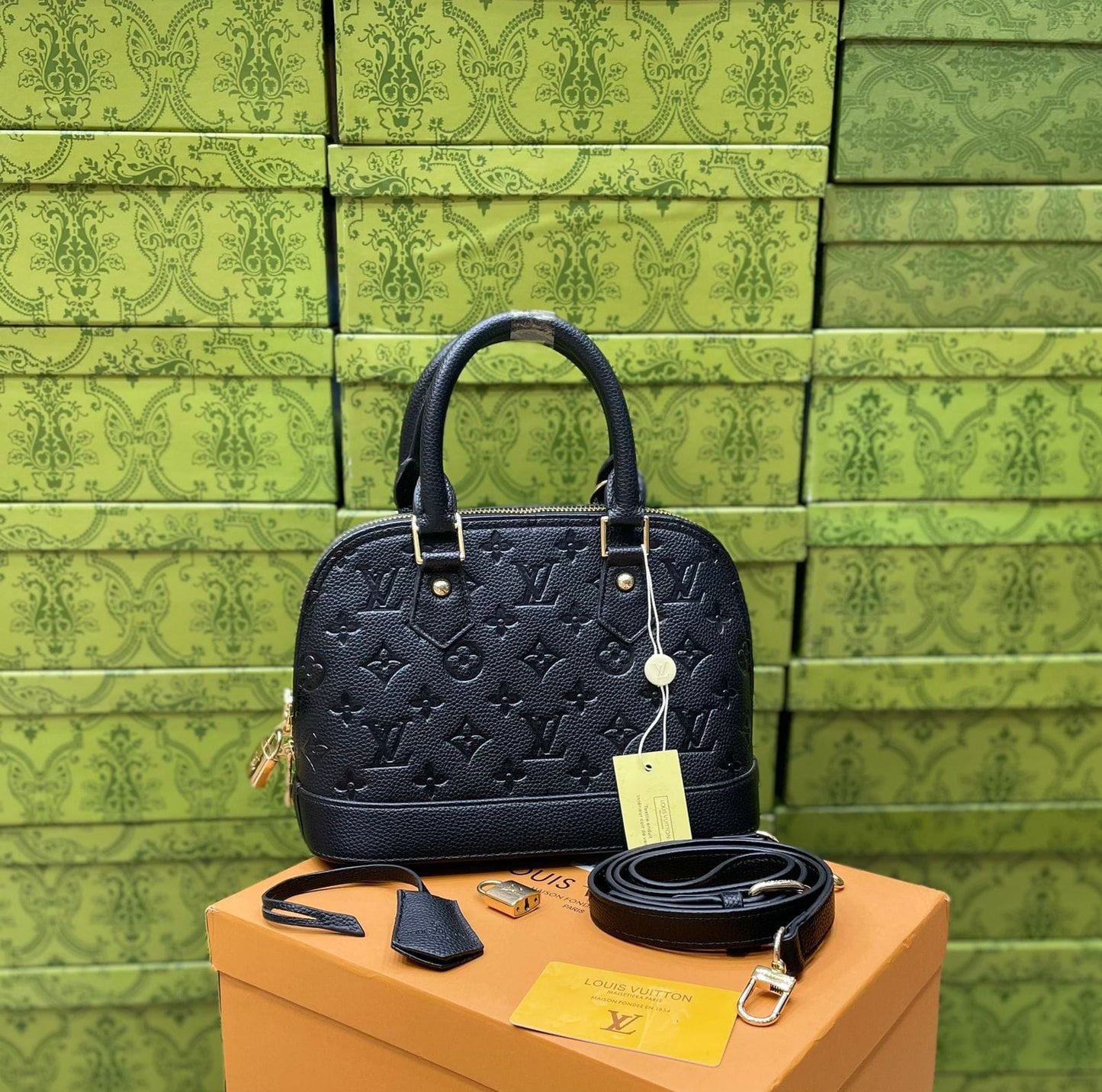 Louis Vuitton Alma Women's Bag – Medium Size, AAA Quality (Black)