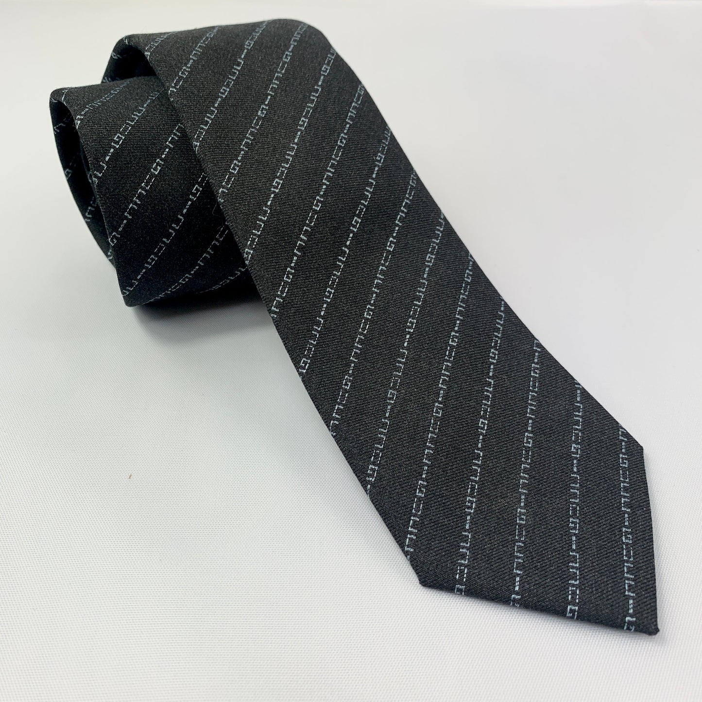 Gucci Wool Barber Tie with Logo in Graphite and Sky Blue