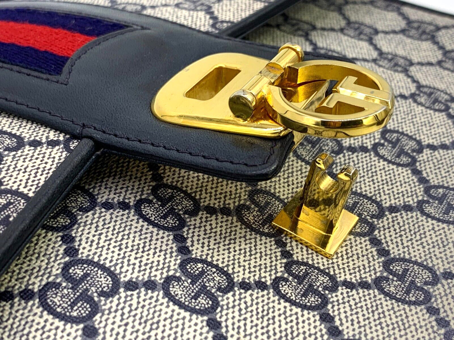 Gucci Vintage Bag Shoulder Handbag Purse