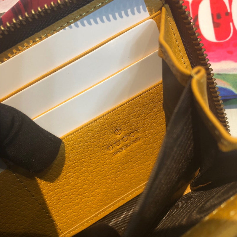 Gucci Luxury Bags 883