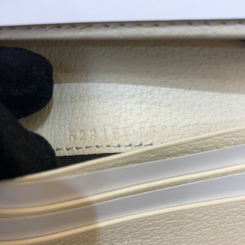 Gucci Luxury Bags 868
