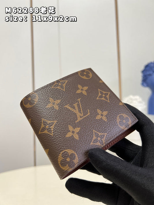 Alice Bags- Louis Vuittons - 16083