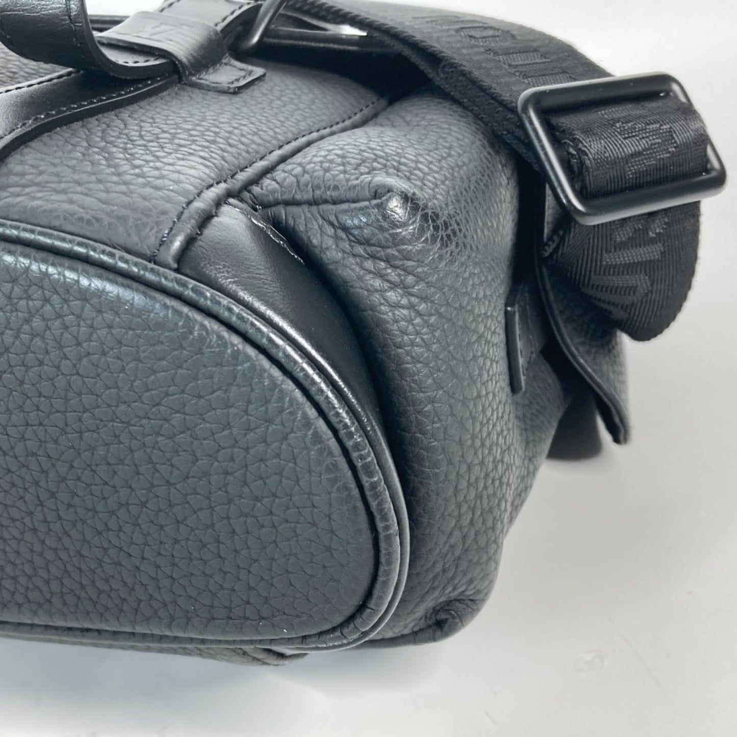 Louis Vuitton Noir Leather Shoulder Bag