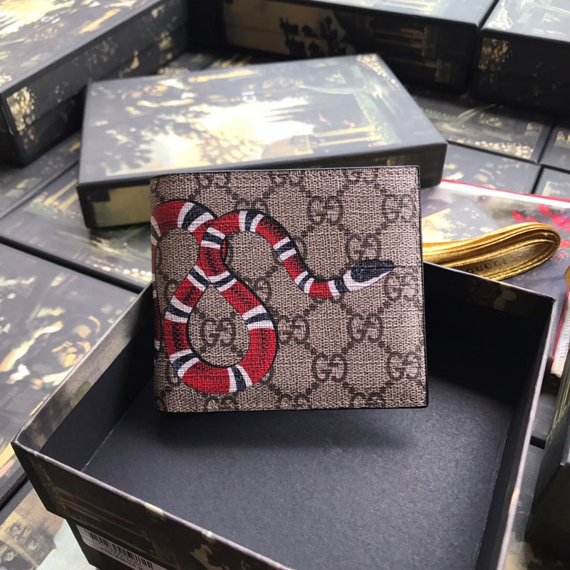 Gucci Luxury Bags 923