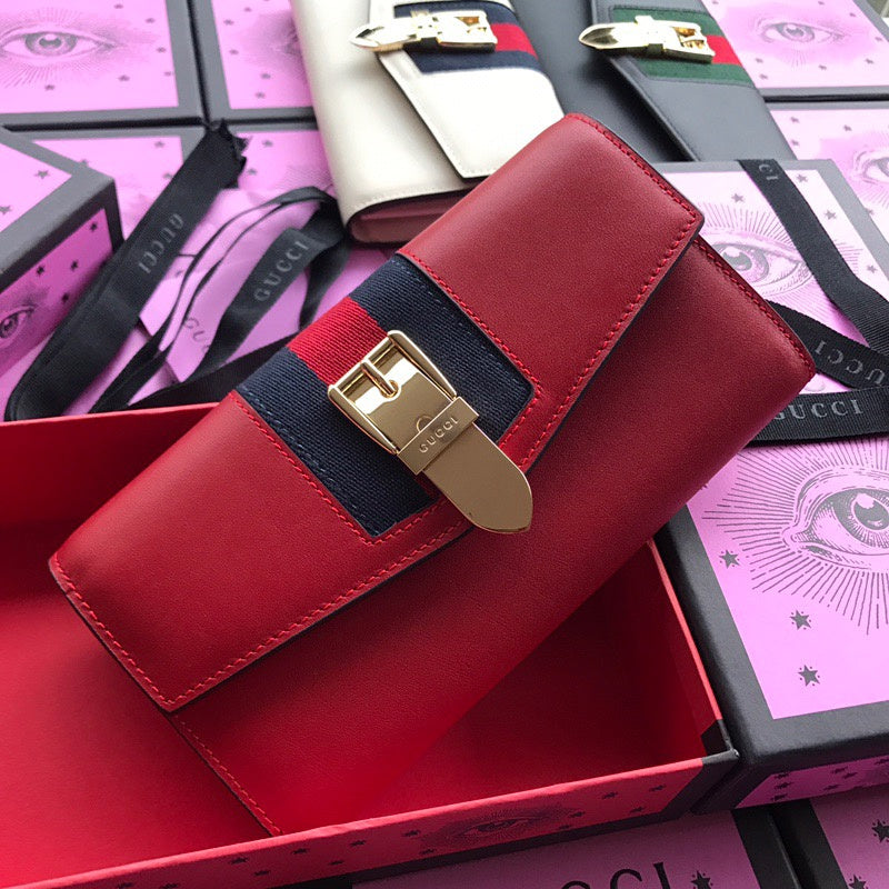 Gucci Luxury Bags 884