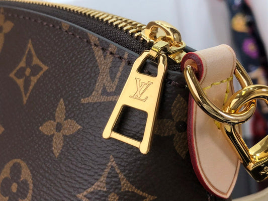 Alice Bags- Louis Vuittons - 15928