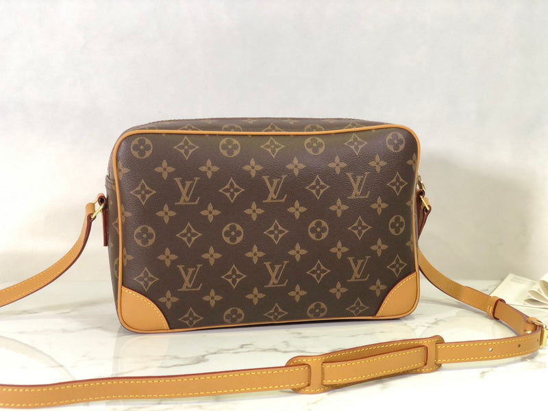 Alice Bags- Louis Vuittons - 16035