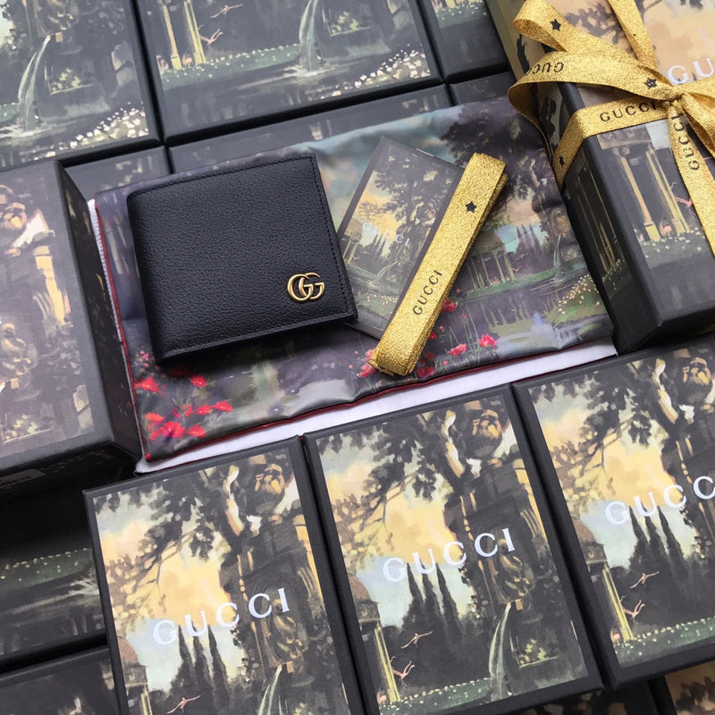 Gucci Luxury Bags 943