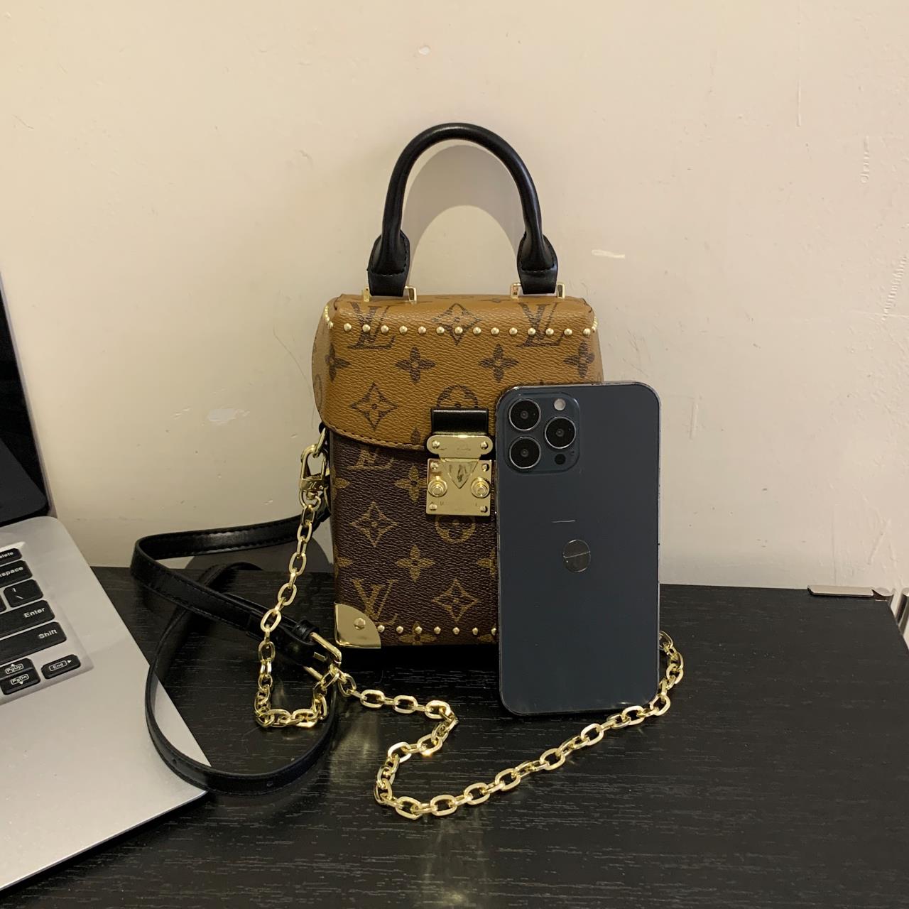Louis vuitton handbag