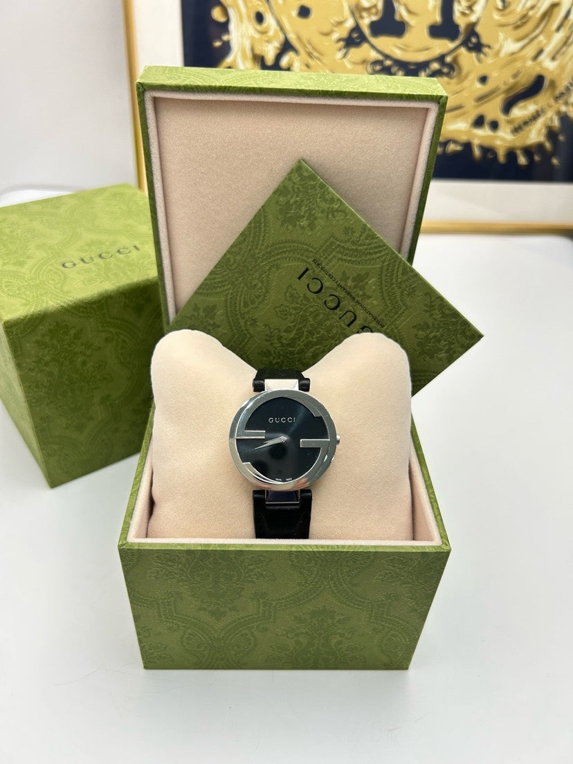Gucci Black Leather Watch Silver Case Mens Timepiece