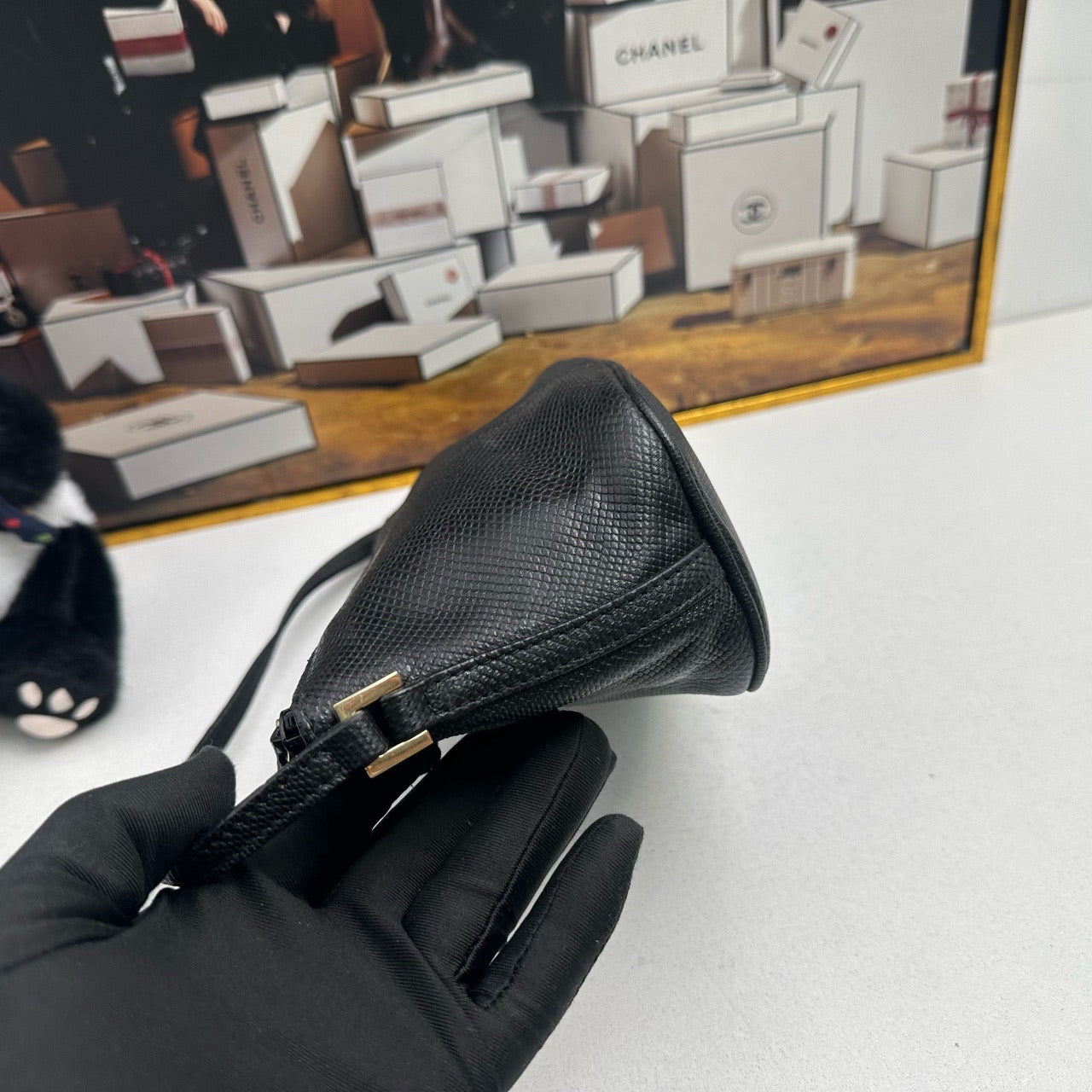 Gucci Black Shoulder Bag in Leather - Pre-loved Gucci Bag