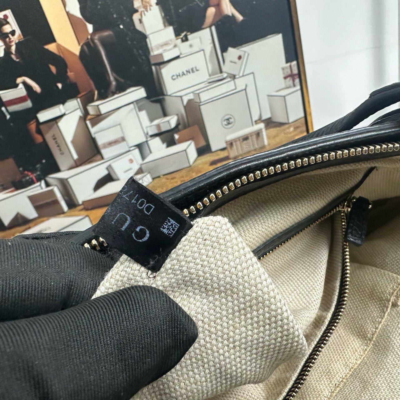 Gucci GG Black Leather Medium Two-Way Bag (11867564)