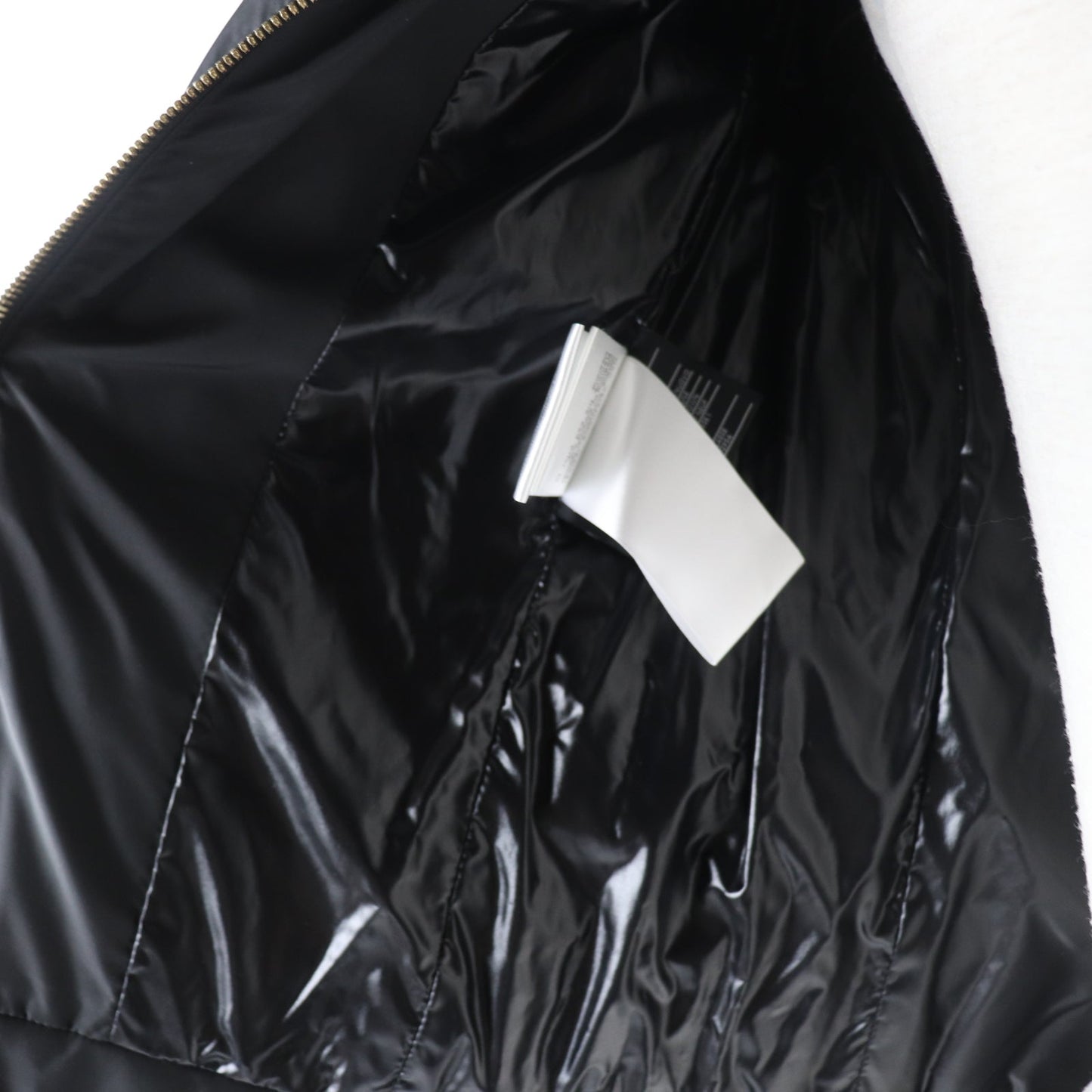 GUCCI Down jacket Outer: 100% polyester, Part: Leather, Lining: 100% polyamide (nylon), Filling: 90% down, Filling: 10% feather black Women 38 Used