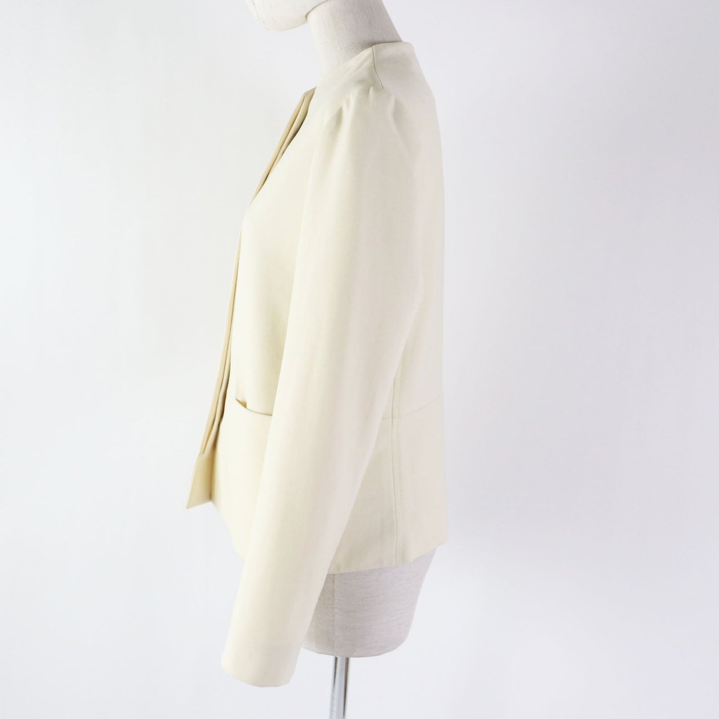 HERMES No color jacket Outer: 96% wool, Outer: 4% polyurethane, Lining: 65% rayon, Lining: 35% silk Ivory Women 36 Used