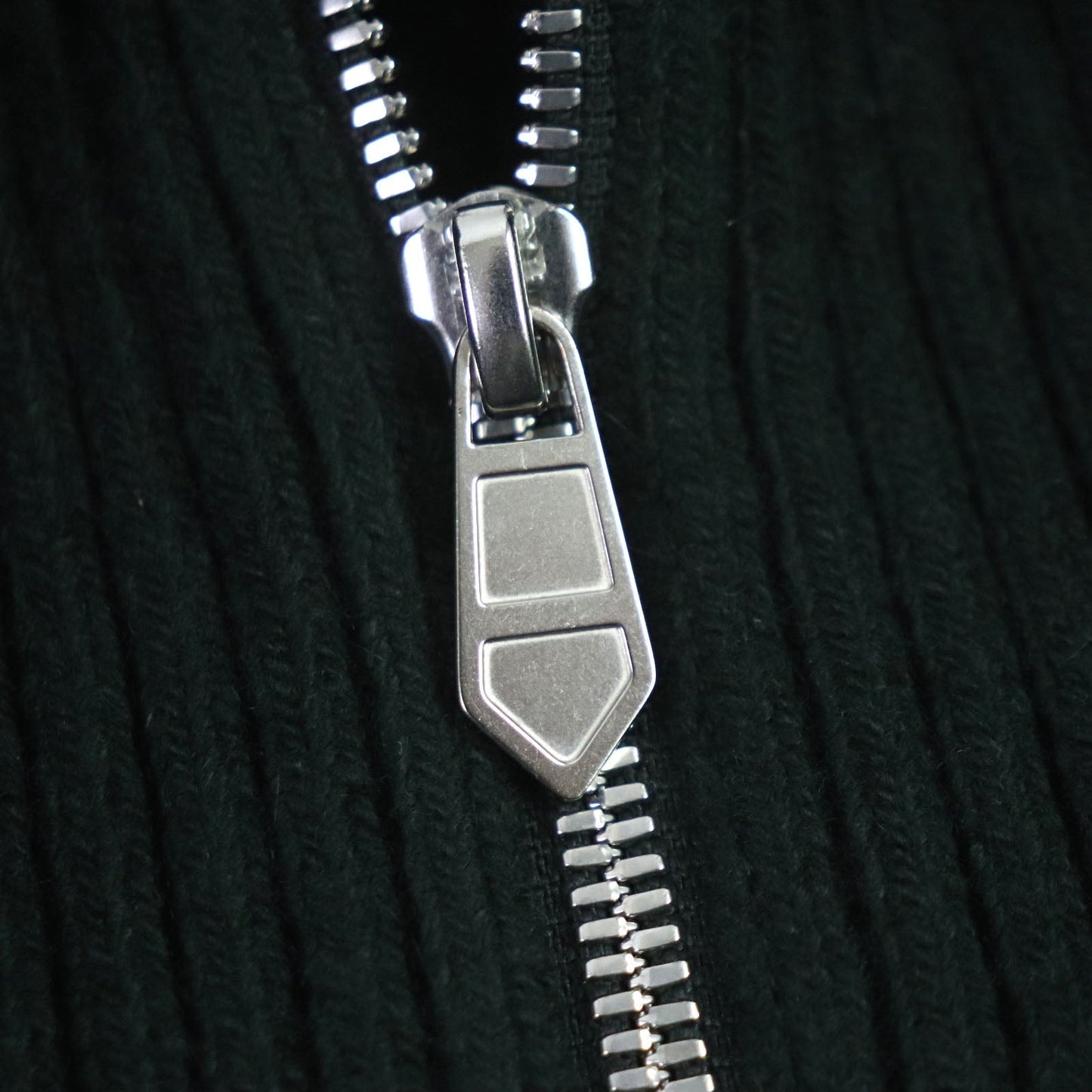 HERMES Down jacket Main: 100% cashmere, Lining: 100% cupra, Filling: 90% down, Filling: 10% feather, Knitted part: 66% wool, 28% cashmere, 5% nylon, 1% polyurethane green mens 46 Used