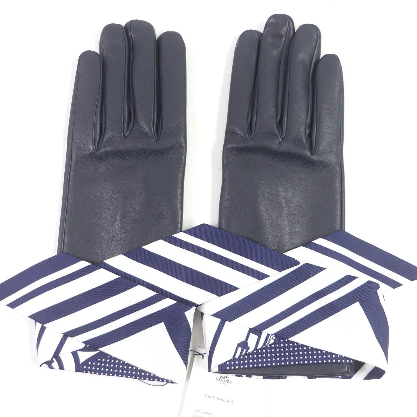 HERMES gloves Main: Lamb leather, Lining and scarf: 100% silk Navy Women 7.5 Used