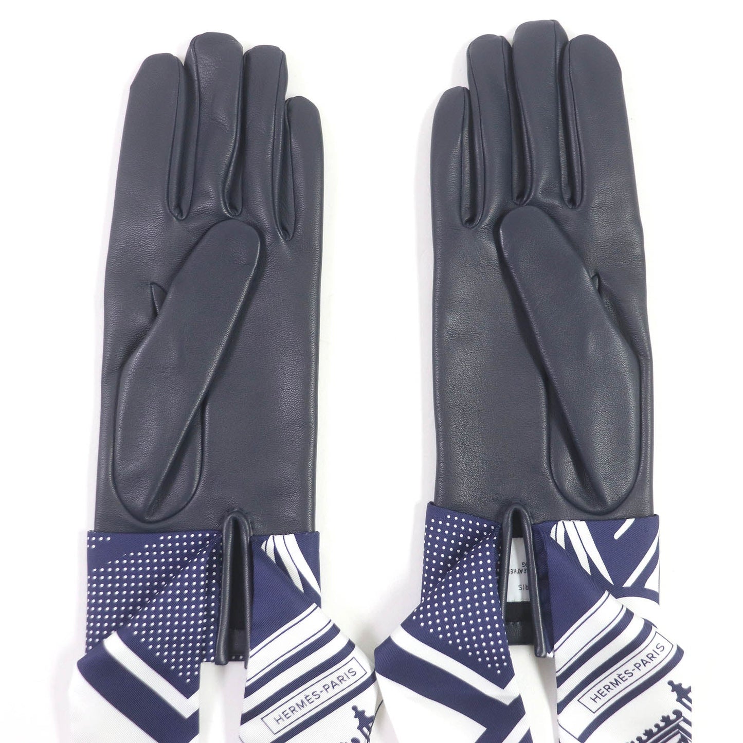 HERMES gloves Main: Lamb leather, Lining and scarf: 100% silk Navy Women 7.5 Used