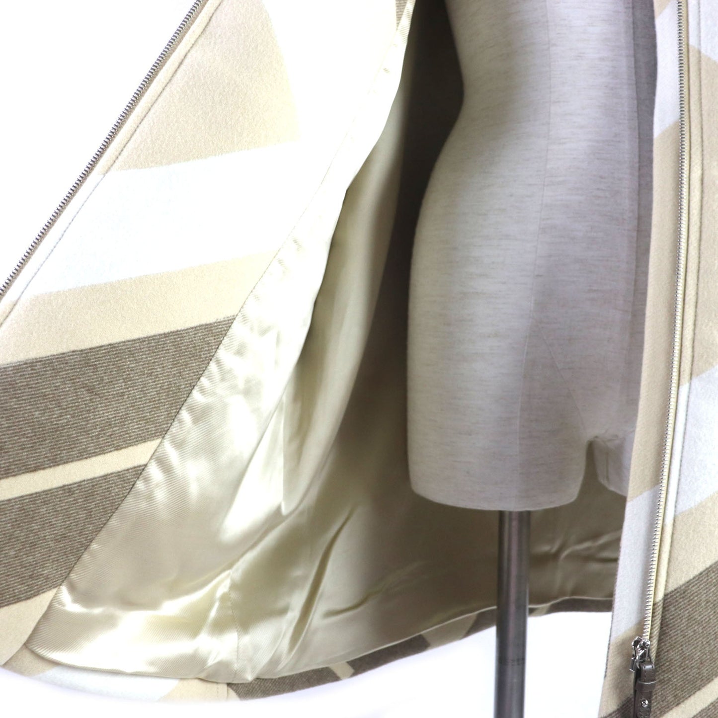 HERMES coat wool Beige type 40