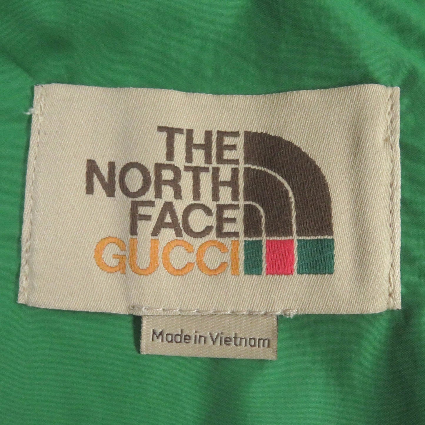 GUCCI Mountain Hoodie 671467 Main: 100% nylon, some parts: 100% polyester Ivory mens M Used
