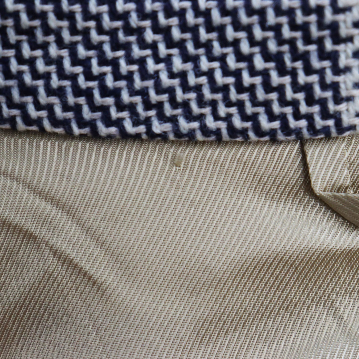 GUCCI tailored jacket 712855 Outer material: 54% wool, 33% cotton, 7% linen, 6% polyamide (nylon), 100% rayon lining, 100% cupra sleeve lining, 100% cotton pocket lining Blue Ivory HA HA HA CHECK JACKET mens 46 Used