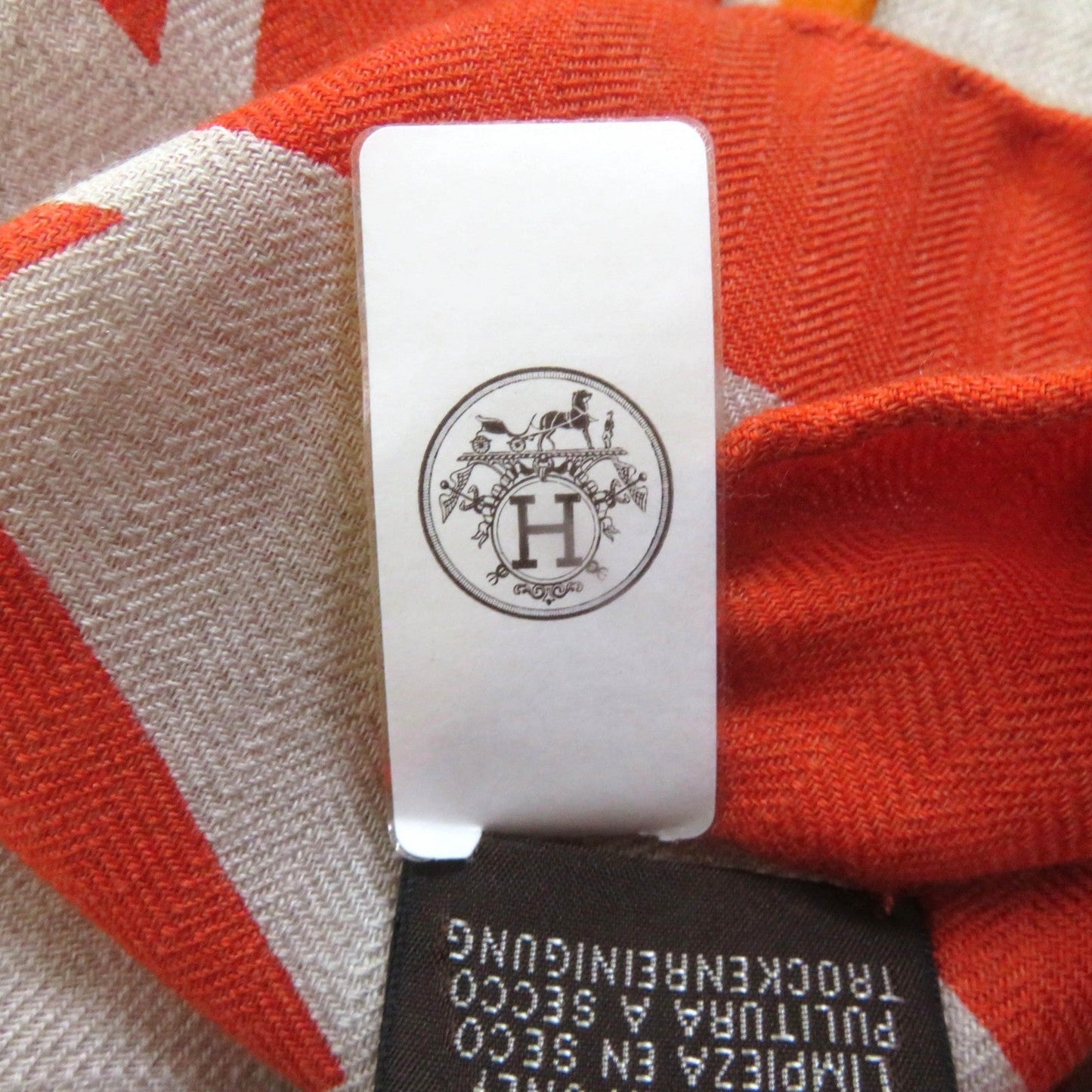 HERMES Stall cashmere Orange Carre140 Caregean